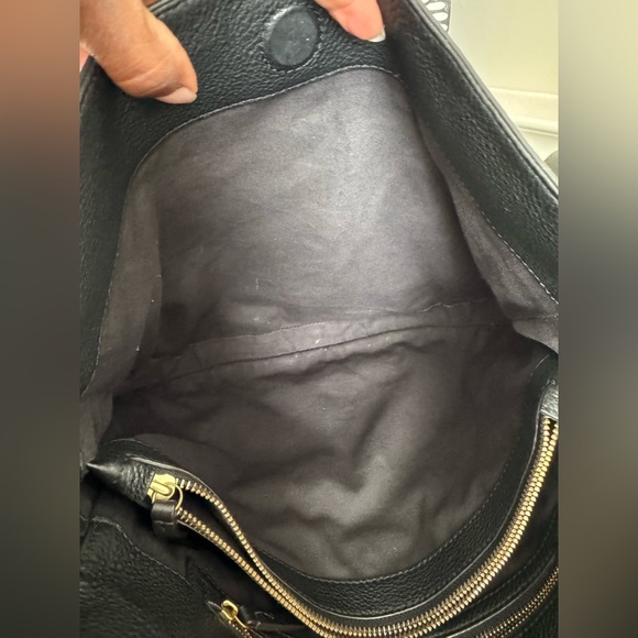 Tory Burch Black Leather Shoulder Bag with Gold Accent - Picture 3 of 16